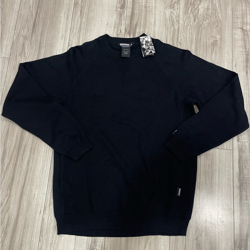 Undefeated crew neck sweater NWT size M